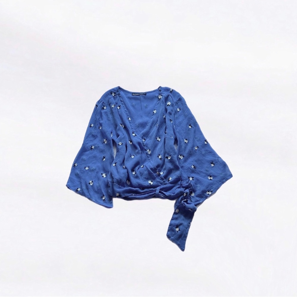 abercrombie & fitch ⋆ embroidered faux wrap top